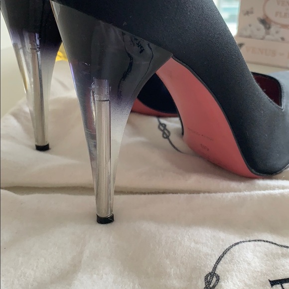 Vintage Prada heels. - Picture 3 of 8